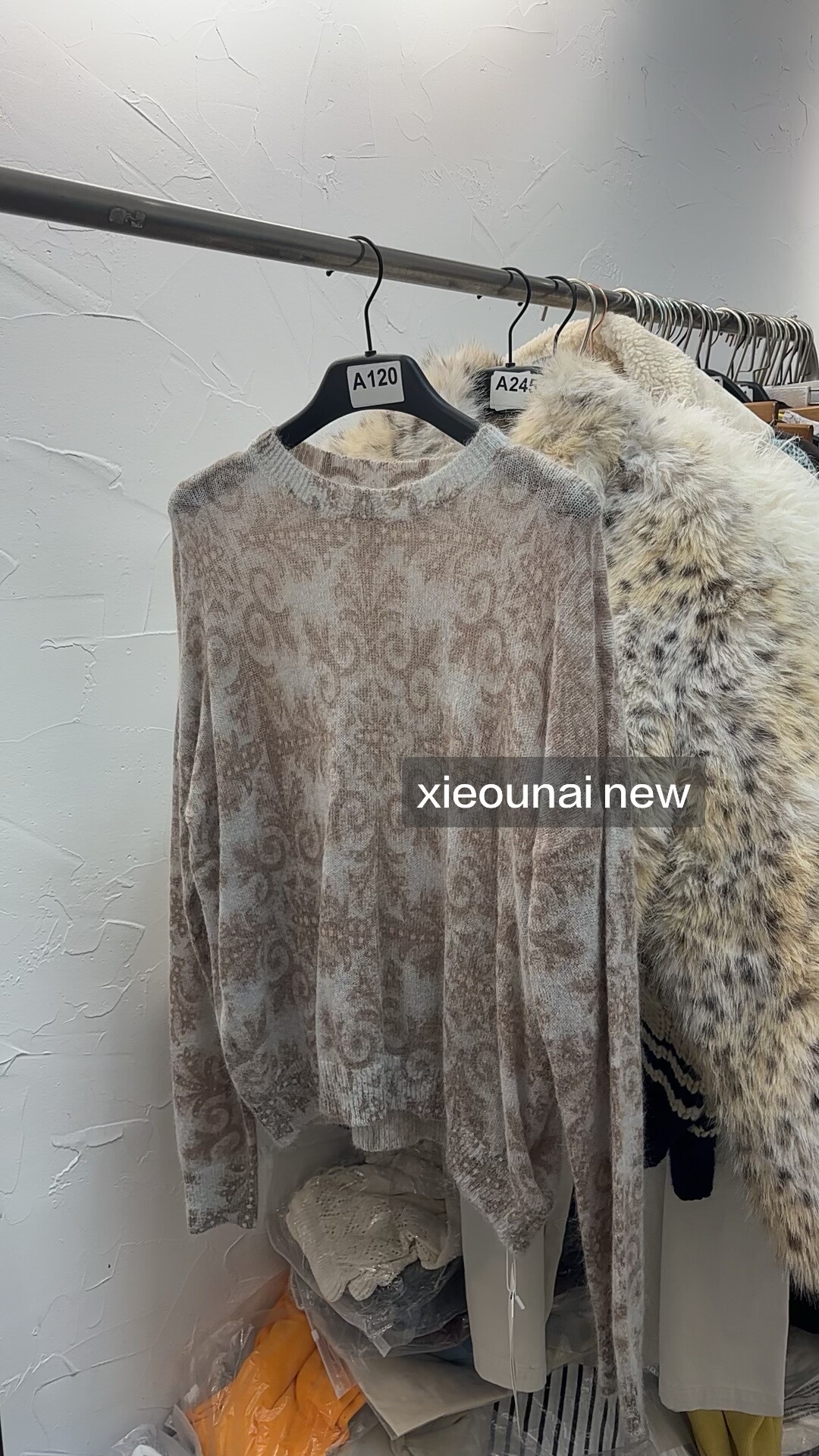 模特自留冬季新款 复古感觉的洋气针织衫女