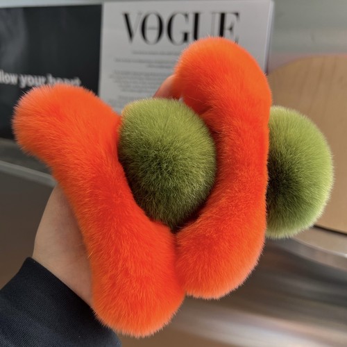 发抓獭兔毛可爱萝卜造型