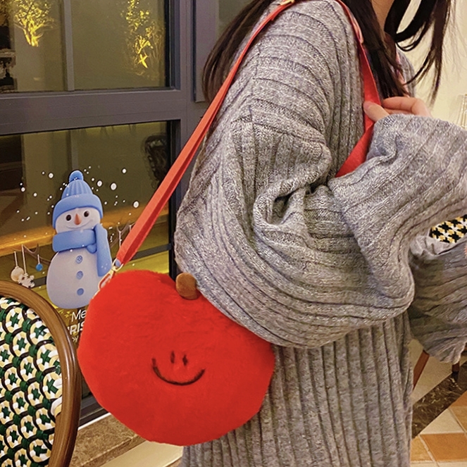 秋冬圣诞毛绒红苹果斜挎包包儿童可爱呆萌搞怪公仔笑脸表情手机包