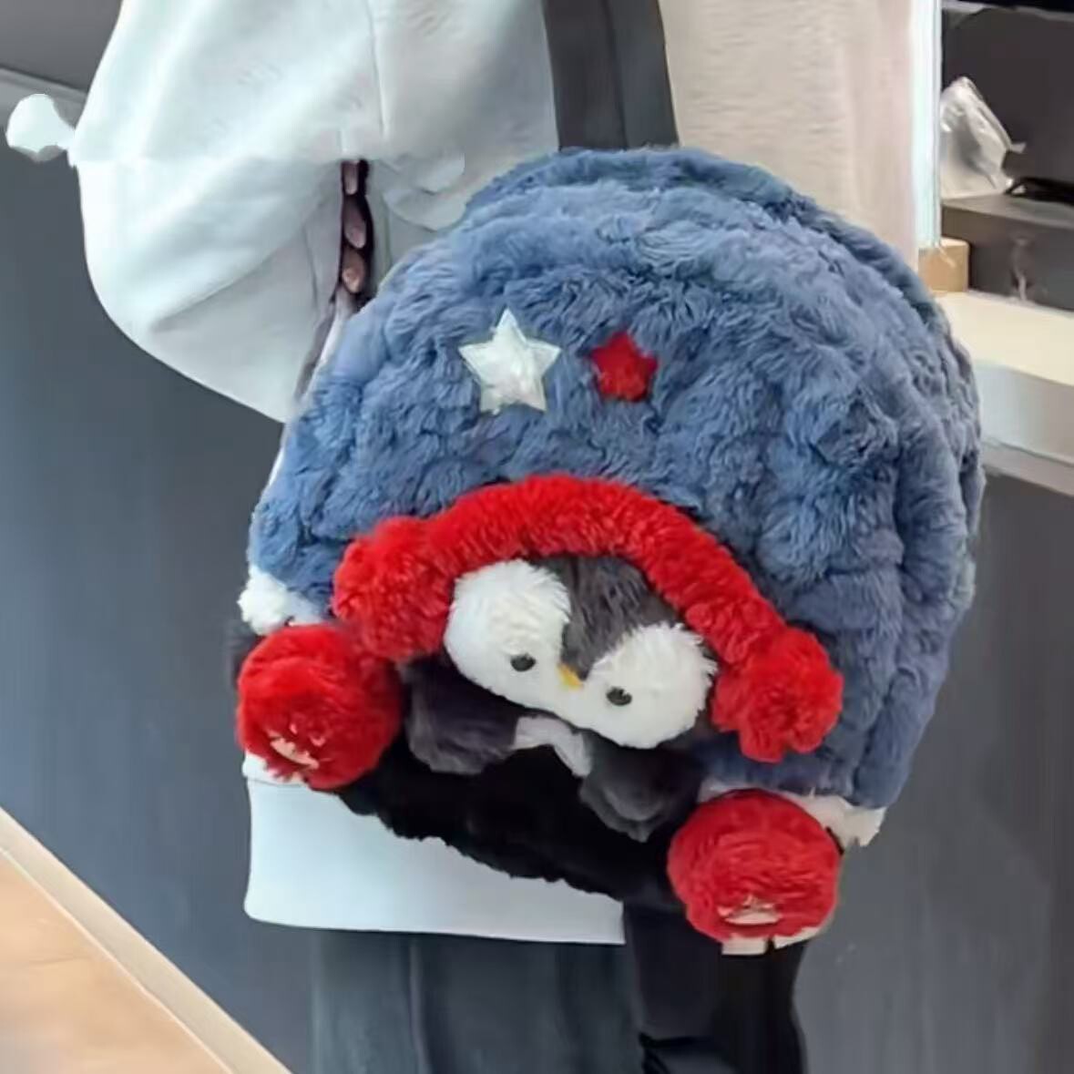 秋冬可爱毛绒玩偶企鹅双肩包猫咪小背包学生书包外出旅行包包女孩