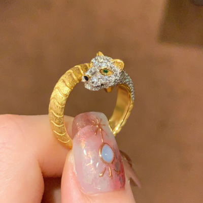 感老钱风指尖贵气钻豹戒指法式轻奢复古微镶猎豹指环豹子女戒