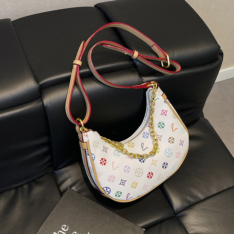 路易天奴品牌轻奢小众印花月牙包