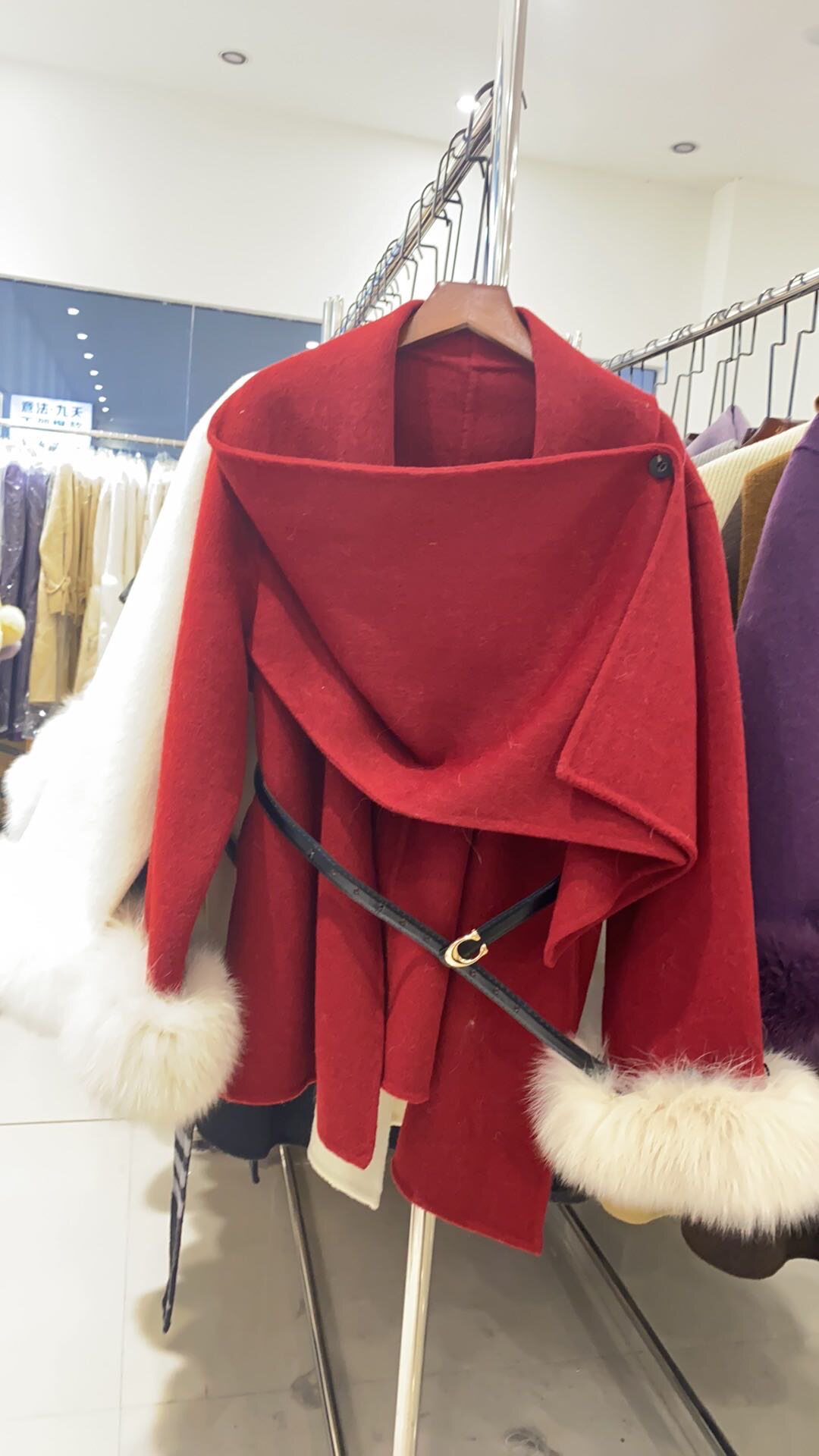 圣诞新年款设计款中长款羊毛大衣 真狐狸毛袖可拆卸毛呢外套,女装/女士精品,毛呢外套,淘宝优惠券,粉丝福利购,淘宝优惠卷