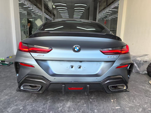 适用于宝马8系G14G16改装 碳纤维前唇后唇侧裙尾翼中网风口小包围