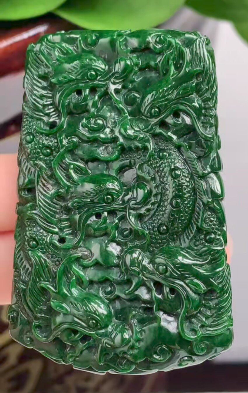 翡翠九龙至尊牌缅甸天然老坑a精雕满绿挂件玉佩满绿翡翠本命年龙