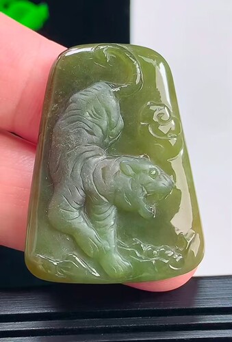 天然A货翡翠冰黄翡生肖虎玉佩男女款玉石挂件玉坠玉佩天然翡翠虎