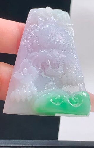 天然A货翡翠飘绿生肖虎玉佩男女翡翠玉石挂件玉坠玉佩翡翠虎玉坠