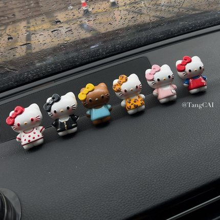可爱HelloKitty猫车载香薰汽车出风口装饰夹汽车香水女生新车礼物