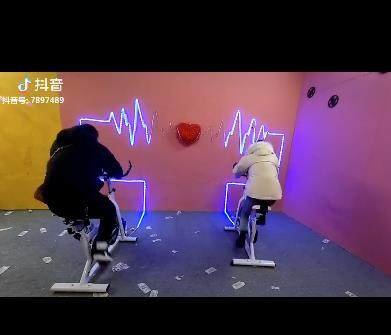 自发电单车动感脚踏活动道具流水七彩灯带网红竞速比赛变色