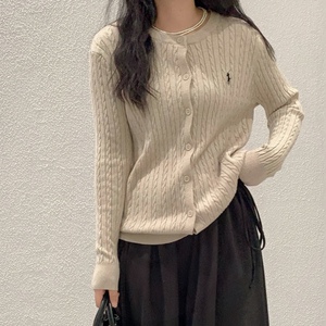 2023年秋冬新款针织加厚开衫胸前战马刺绣麻花休闲女款宽松冬季