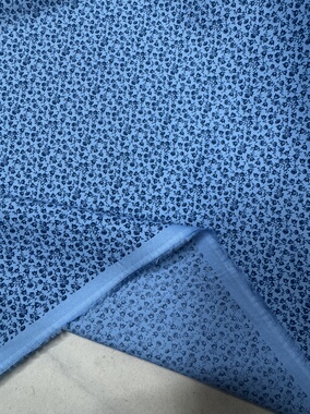 日产纯棉蓝色碎花幅宽112cm一米115克衬衫裙子手工娃衣10元半米