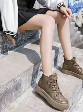 巴迪雅女2023秋欧洲站复古低跟软底时尚休闲百搭马丁靴短靴57012