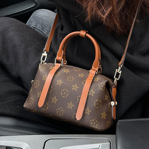 专柜轻奢女包大容量百搭波士顿枕头包手提包真皮老花单肩斜挎小包