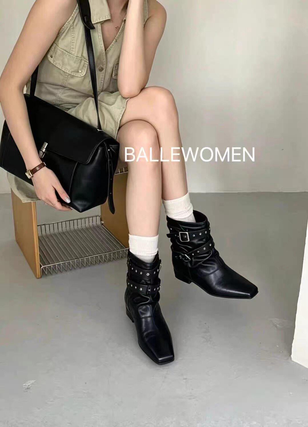 专柜正品白丽女人2026新款牛皮铆钉皮带扣裤管靴内增高粗跟马丁靴