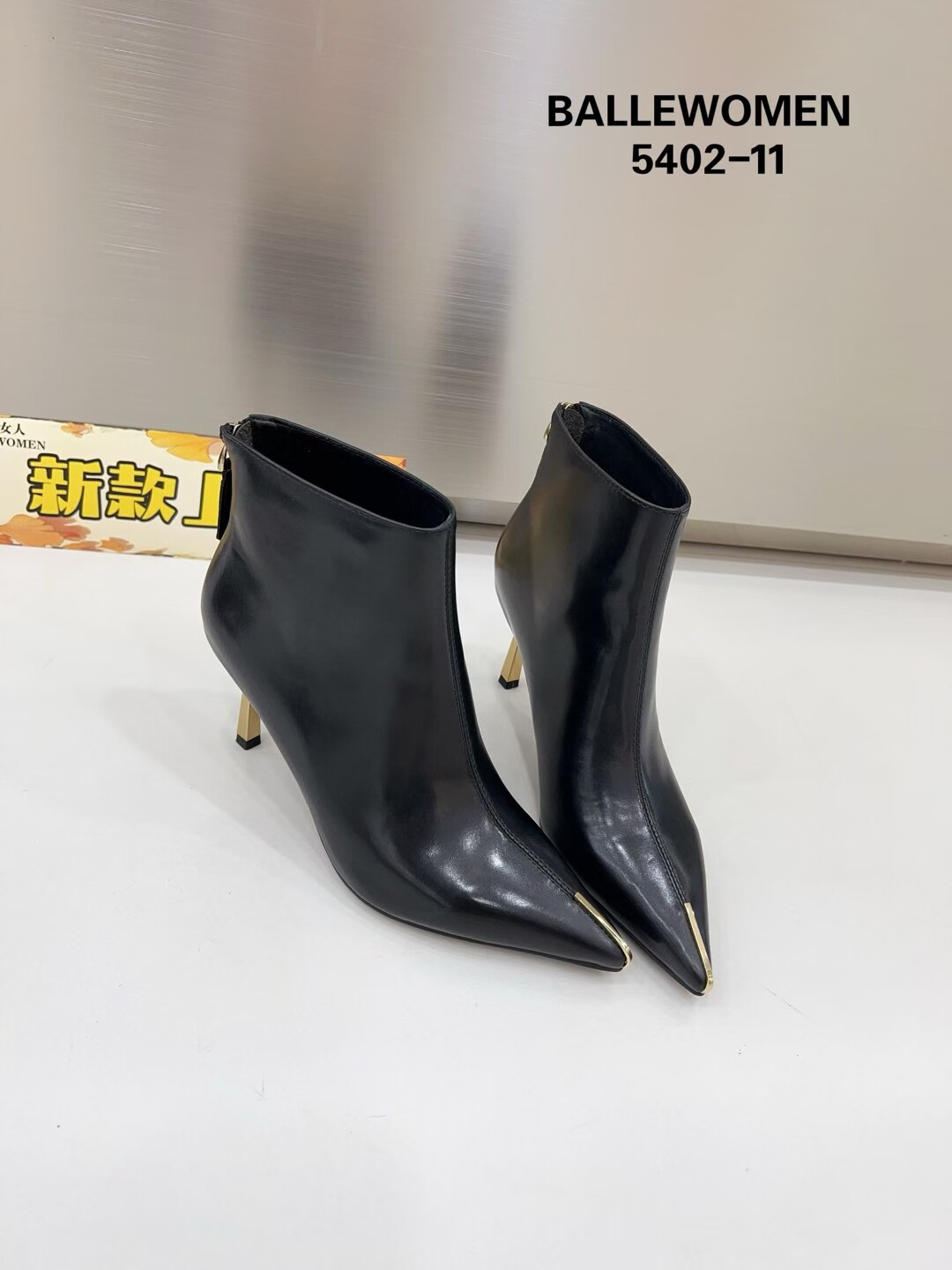 专柜正品白丽女人2025新款商场同款胎牛皮拼接金属尖头细高跟裸靴