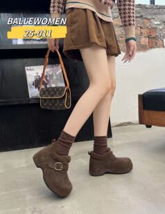 S专柜白丽女人2025新商场同款牛反皮加绒保暖厚底勃肯鞋短靴