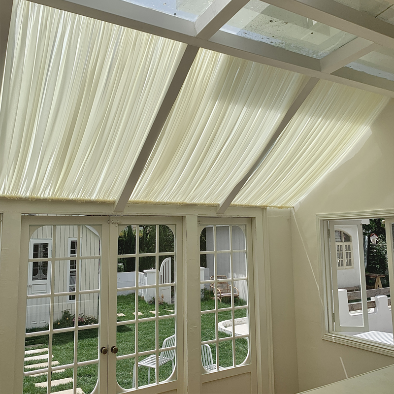 顶棚米色天窗遮阳伸缩杆隔热