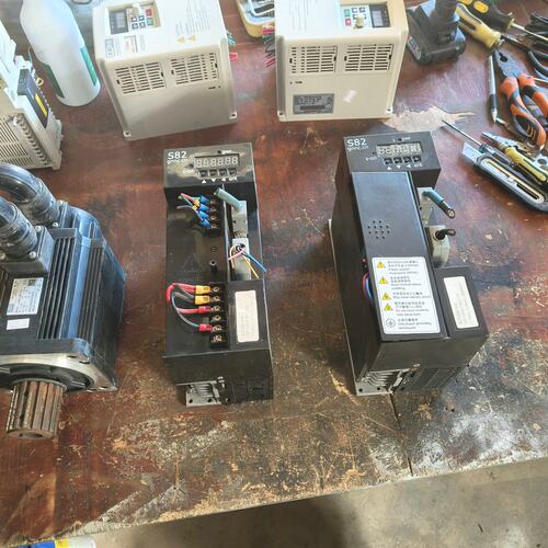 议价S82伺服驱动器S82-30ADCS8230ADCS8230ADC30ADC