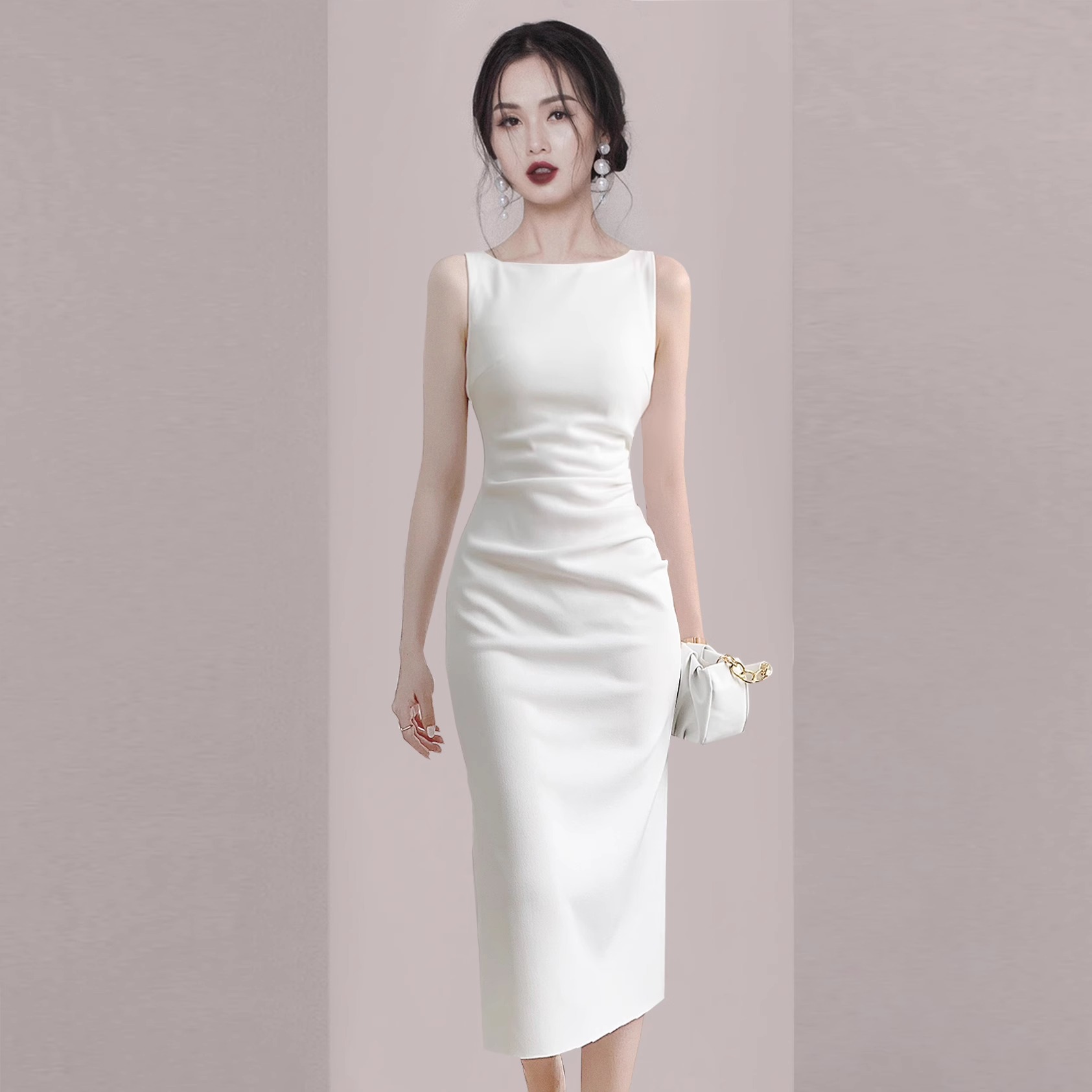 2025年夏季新款收腰显瘦气质优雅名媛白色吊带连衣裙高级礼服女