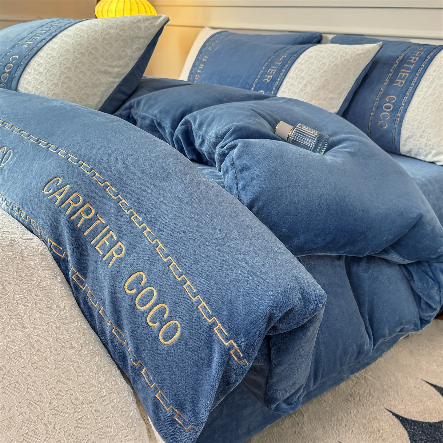 新款牛奶绒拼接刺绣雕花套件-露娜 露娜系列