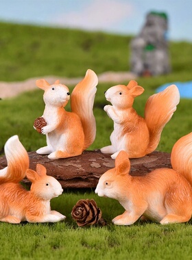 微景观园艺装饰森林造景可爱萌系松鼠抱松果坚果树脂工艺品小摆件