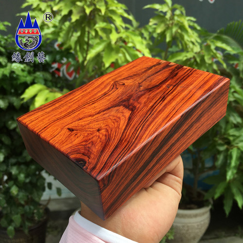 缅甸刀柄料酸枝弹弓奥氏黄檀雕刻