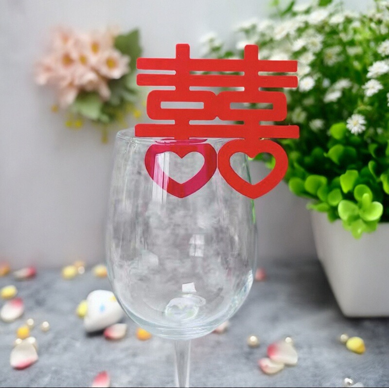 50镂空结婚酒席酒杯插卡卡红座位宴会爱心双喜席位装饰卡片定制