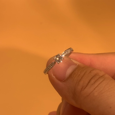 S925纯银四爪女款莫桑钻石戒指