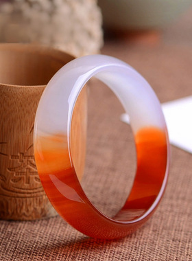 天然玛瑙手镯半红半白俏色镯子