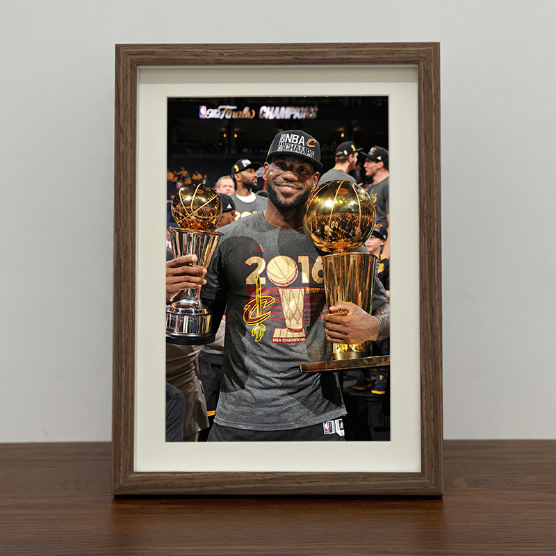 NBA骑士16夺冠JAMES詹姆斯相框摆台装饰画纪念海报挂画生日礼物