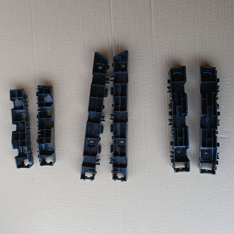 金彭D70S70D90电动汽车前保险杠支架支撑金鹏电动四轮吊耳杠卡