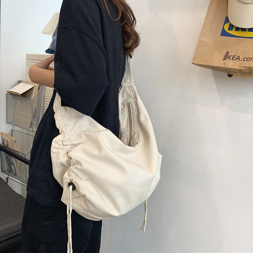 包包女大容量休闲风新款单肩包