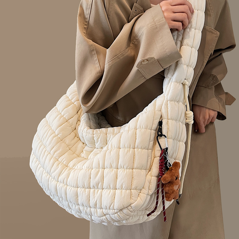 云朵包女2024新款性价比高