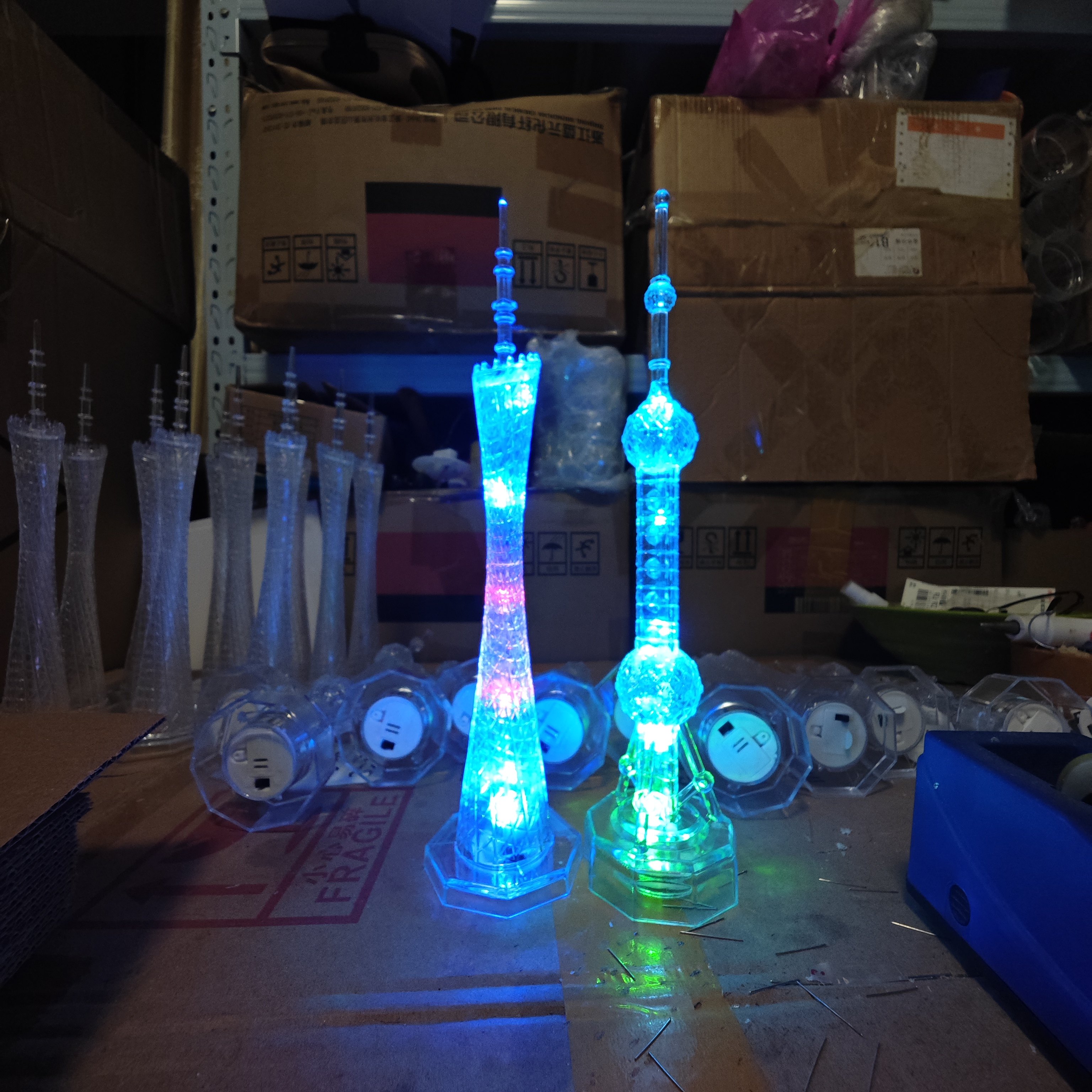 广州塔模型发光底座小蛮腰东方明珠塔小摆件微缩模型创意生日礼物