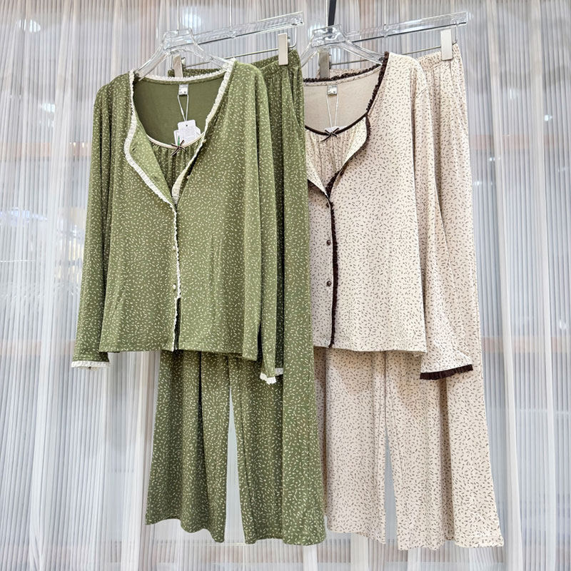 佰伦世家2025春秋季新款针织棉睡衣女士三件套装长袖家居服带胸垫