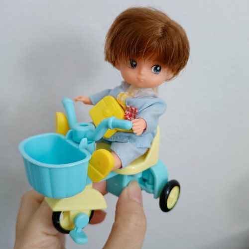 87年迷你丽佳娃娃 mini licca 幼稚园版小丽佳男娃大空君 配小车