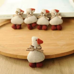 跨境 文艺小清新珠珠小鸭子布艺充棉卡通包包配饰森女胸针 新款