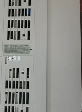安川变频器F7 CIMR-F7B4018  18.5KW全新议价