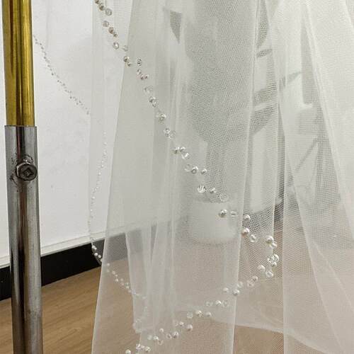 白色主婚纱蕾丝头纱礼服