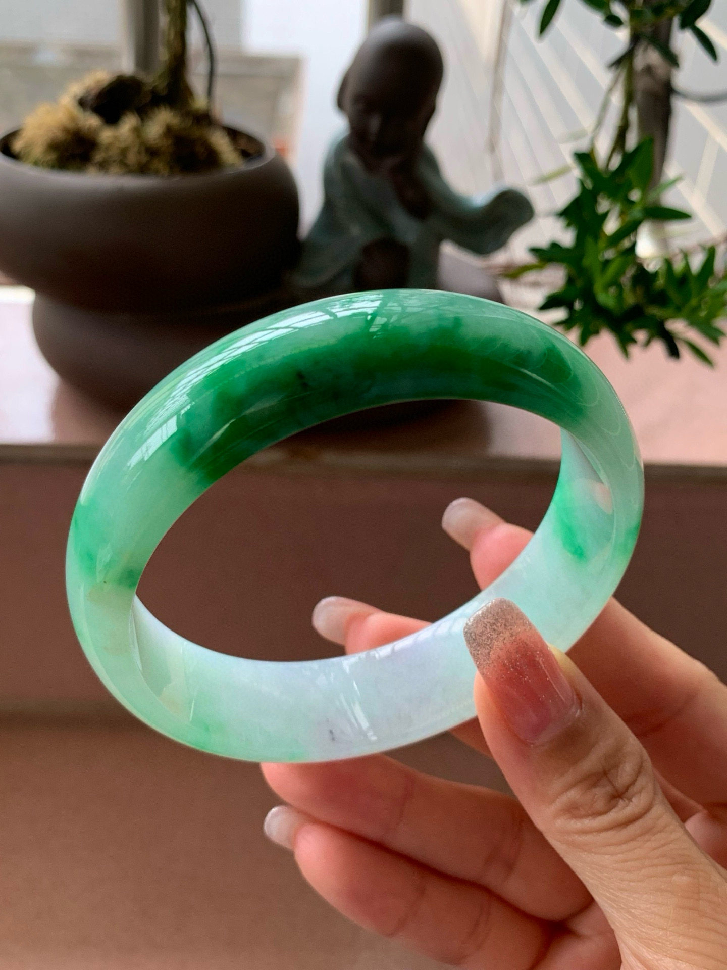 【小陈翡翠】缅甸天然翡翠A货飘辣绿64-65宽版大圈口正圈翡翠手镯