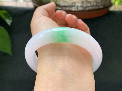 【小陈翡翠】缅甸天然翡翠A货白底青白底飘阳绿59-60大圈正圈手镯