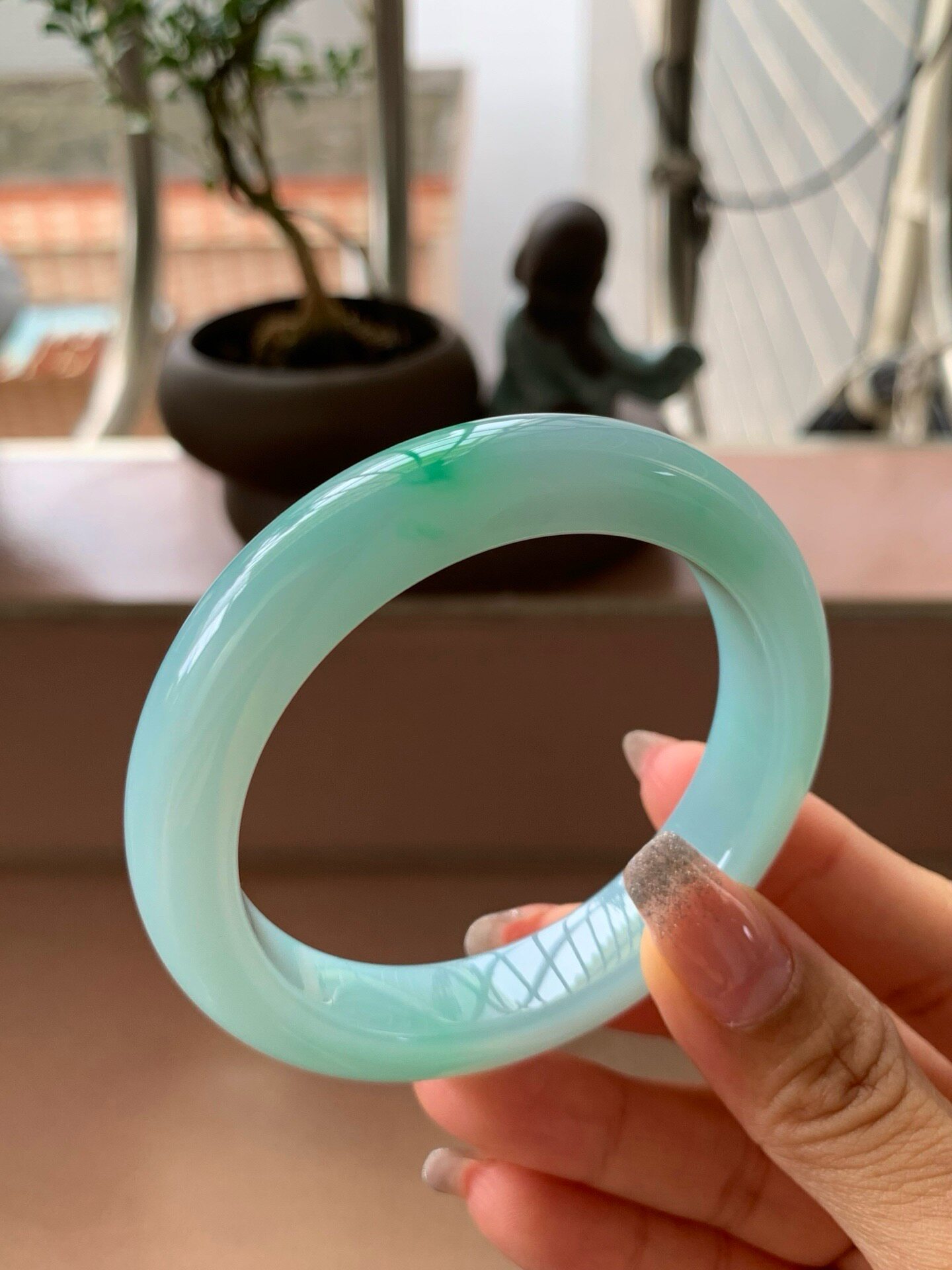 【小陈翡翠】缅甸天然翡翠A货浅绿底飘绿花55-56正圈翡翠手镯