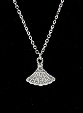 小裙子扇形项链钛钢女轻奢小众高级设计感2024年新款女饰品锁骨链