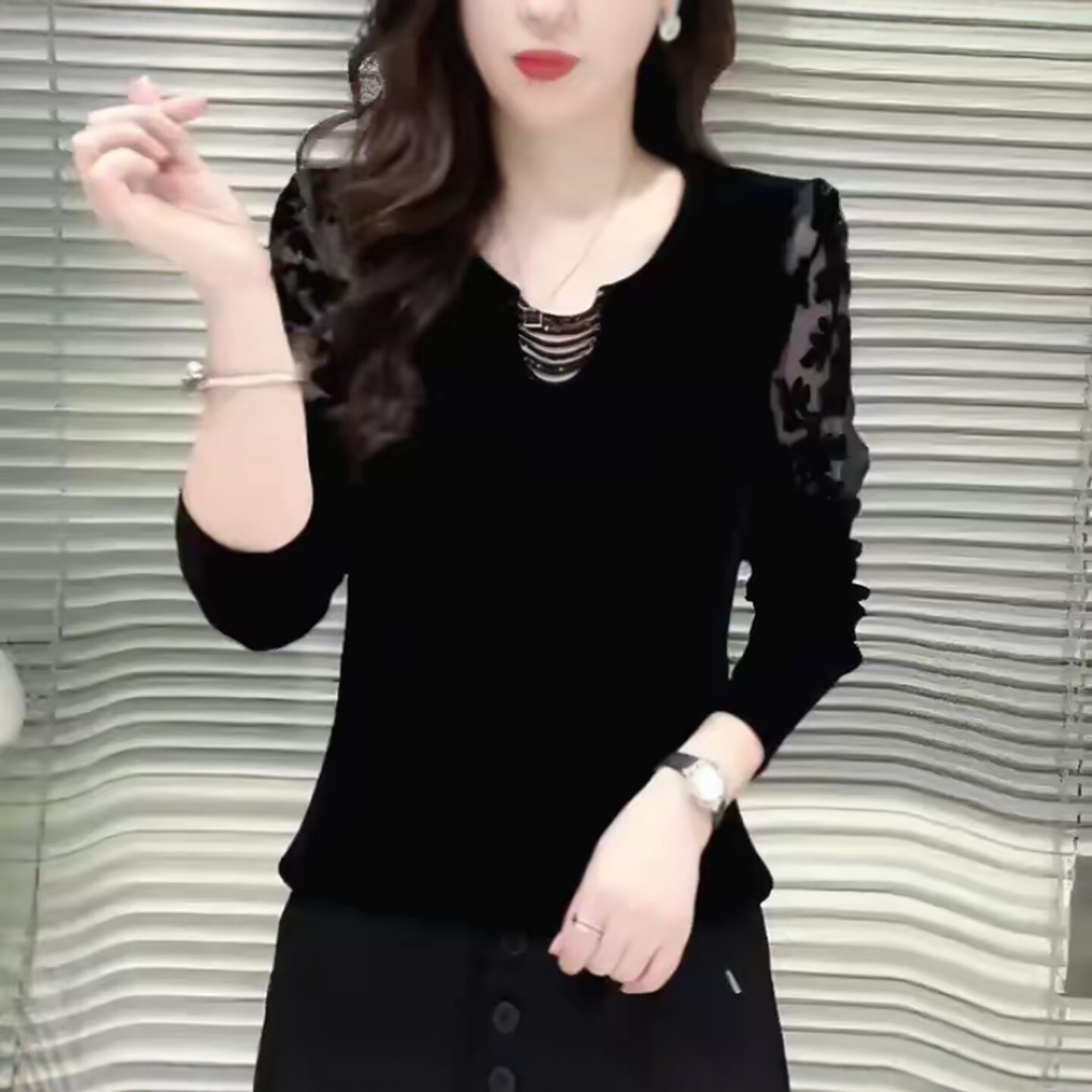 妈妈装秋季丝绒拼接蕾丝长袖T恤