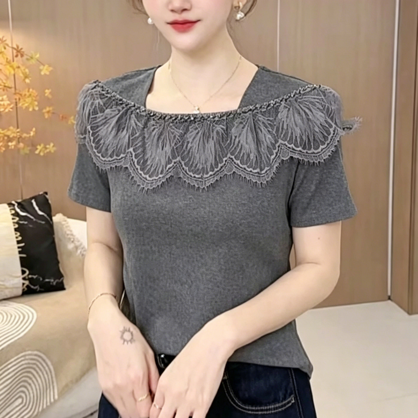 妈妈夏季方领蕾丝荷叶边短袖小衫