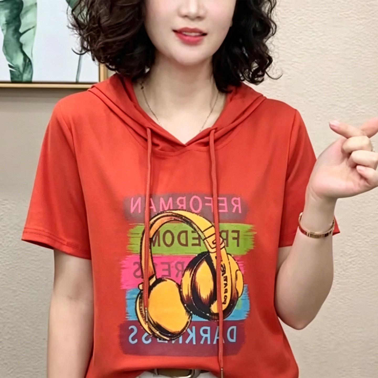 妈妈装夏季连帽抽绳卡通短袖卫衣