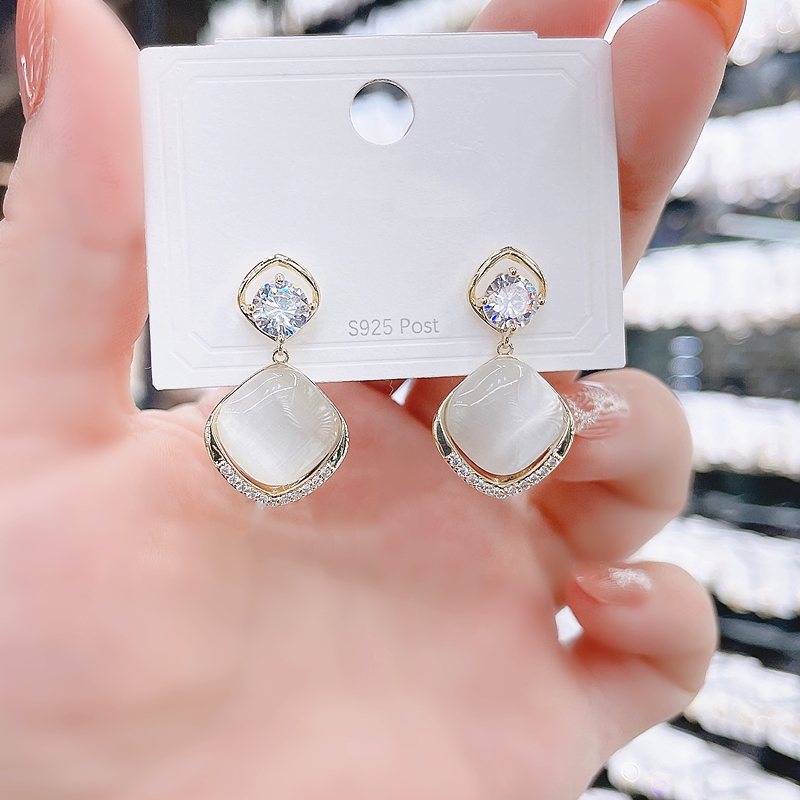 独特猫眼石耳钉2025年新款