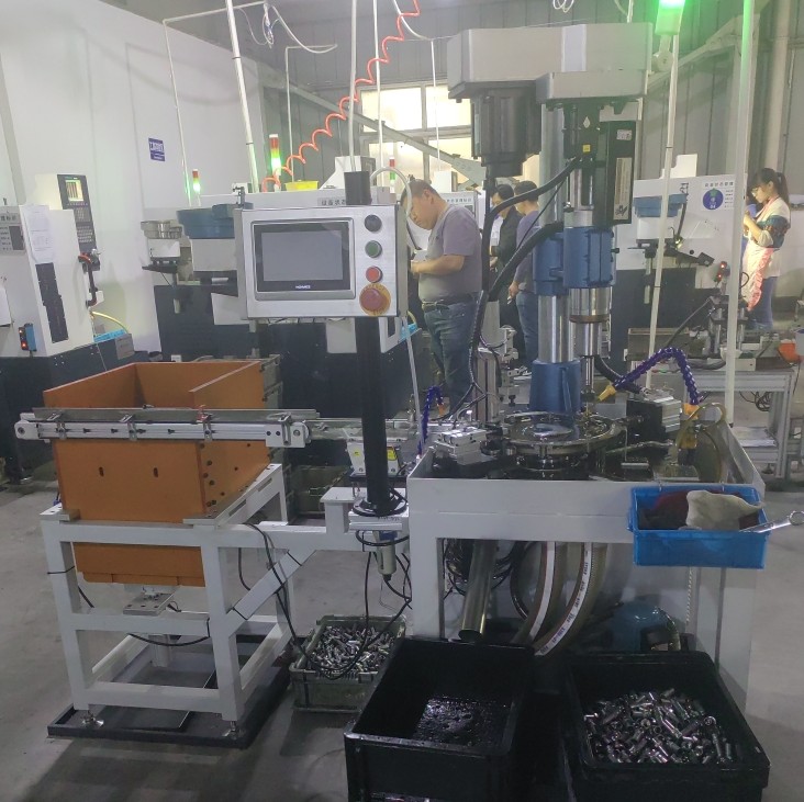 接头自动攻丝机 双伺服双轴攻牙机 自动攻牙机 接头自动攻丝机