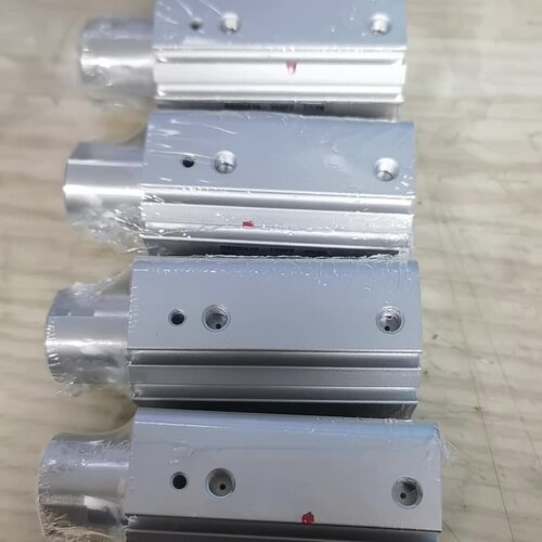 正品气缸:RSDQA16-15DFZ-DNB8，每--议价商品