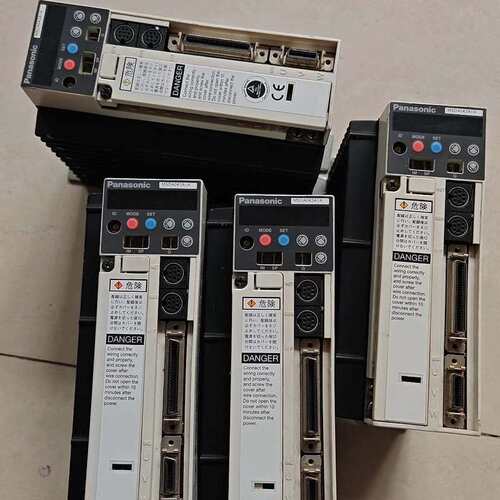 松下伺服驱动器MSDA043A1A，原装正品，日本制造，40--议价商品
